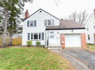 136 Montclair Dr, Rochester, NY 14617