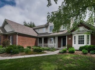 1347 Dunrovin Dr, New Albany, OH 43054