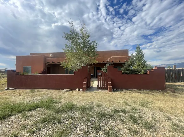 14 Cactus Flower Rd, Ranchos De Taos, NM 87557