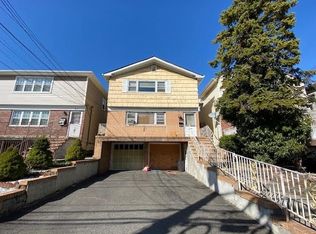 39 W 7th St, Bayonne, NJ 07002