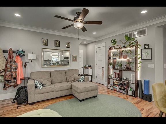 5th image of 229-235 W 4th St #236