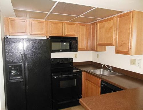 3rd image of 728 Executive Center Dr APT 27