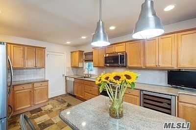 3rd image of 4 Birch Ln