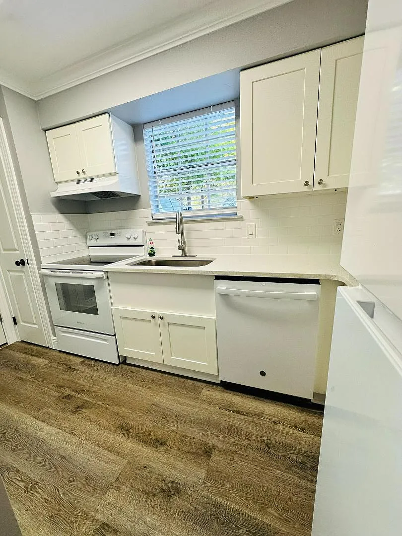 Unit Photo - 306 N 40th Ave