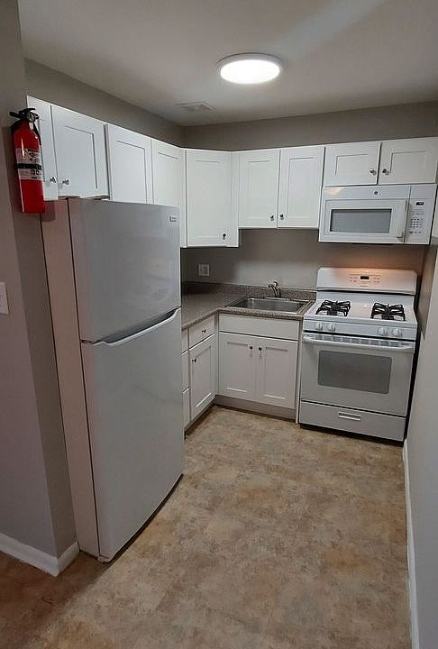1st image of 430 S Grand Blvd #Ma-e411