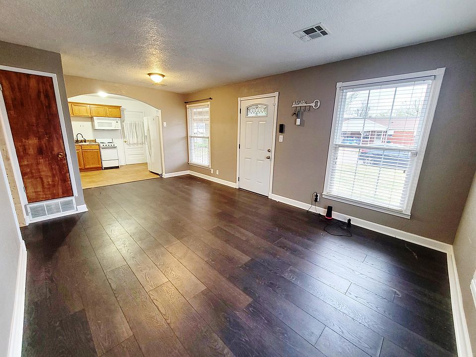 1st image of 4120 SE 25th St