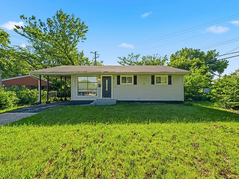 10700 Spring Garden Dr — Photo 3