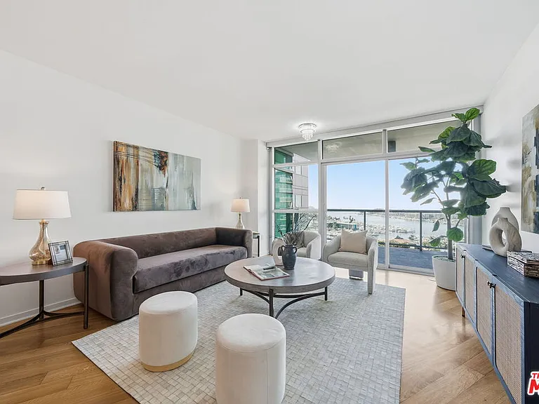 13650 Marina Pointe Dr #1603 — Photo 4
