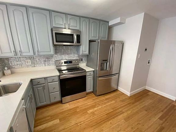5th image of 802 Mangold St
