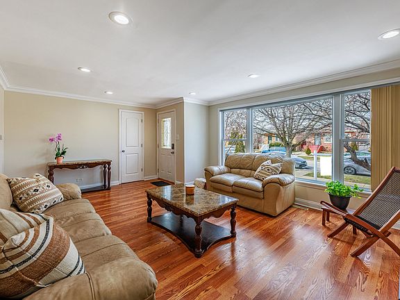 3rd image of 3633 W 58th Pl