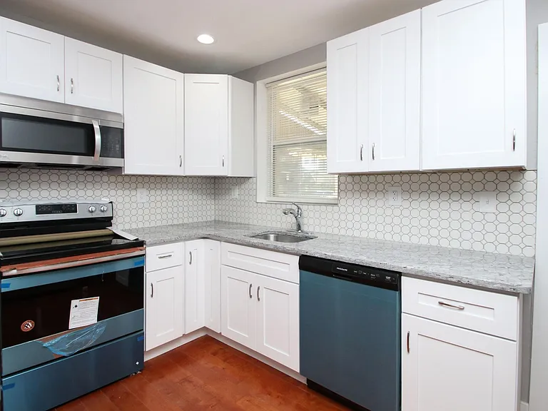 882 N Fallon St — Photo 6