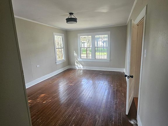 2nd image of 3262 Hiawatha St