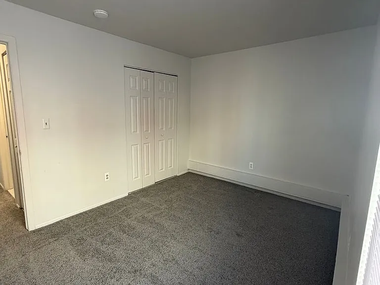 Princeton Square Apartments — Photo 14