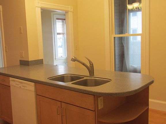 3rd image of 157 Alfred St
