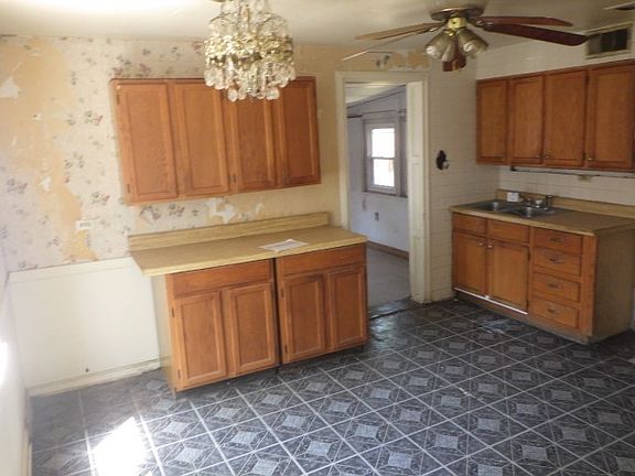 3rd image of 9668 S Luella Ave