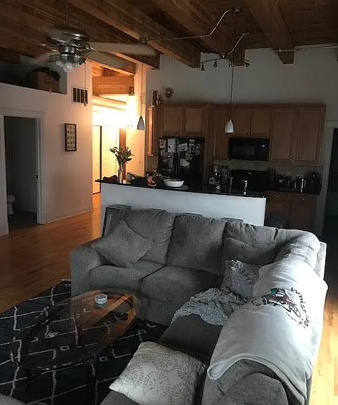 500 N Damen Ave #205 — Photo 37