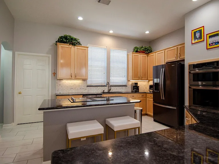 1211 Campton Ct — Photo 15