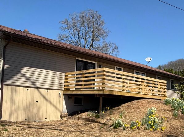 30 Elizabeth St, Cogan Station, PA 17728
