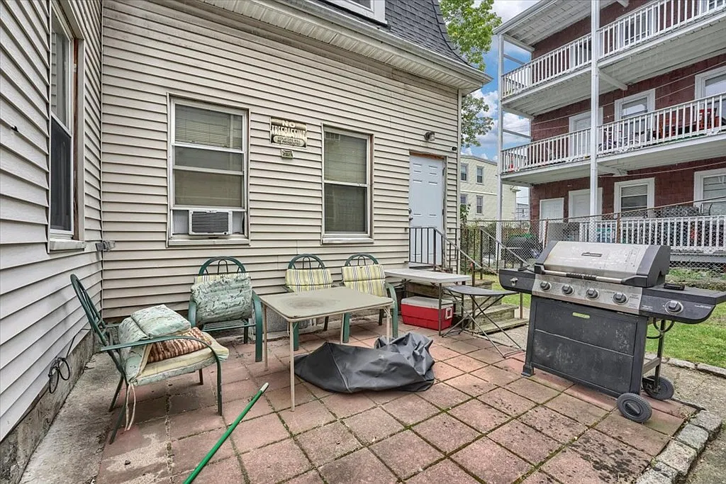 2 bed, 1000 sqft, $2,700 — Photo 4