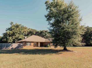 6520 Magnolia St, Milton, FL 32570