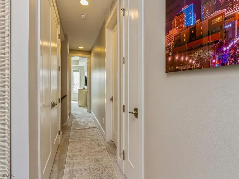 114 E Center St — Photo 17