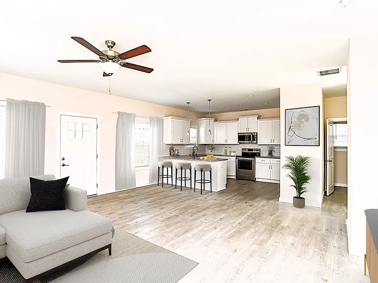 608 E Texas Ave — Photo 2