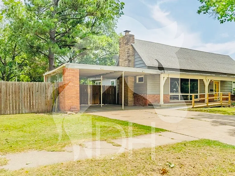 450 N Miller St — Photo 24