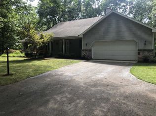 3637 Fox Ln, Ada, MI 49301