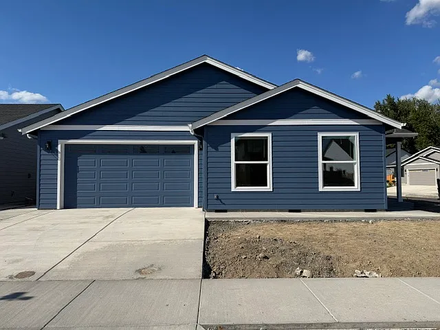 3 bed, 1639 sqft, $2,800 — Photo 1