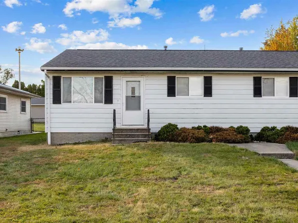 410/412 9th Ave, Clarence, IA 52216