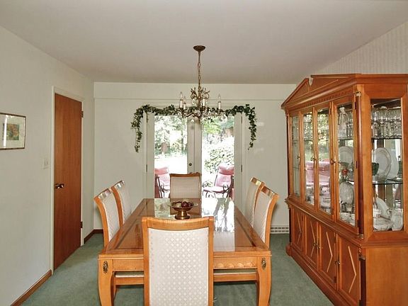 5th image of 21 Willow Wood Park S