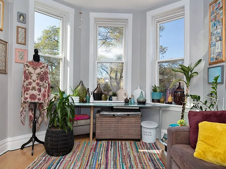 2071 N Hoyne Ave #2 — Photo 2
