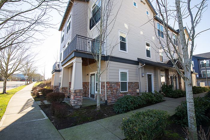 1st image of 102 NE Canvasback Way #102