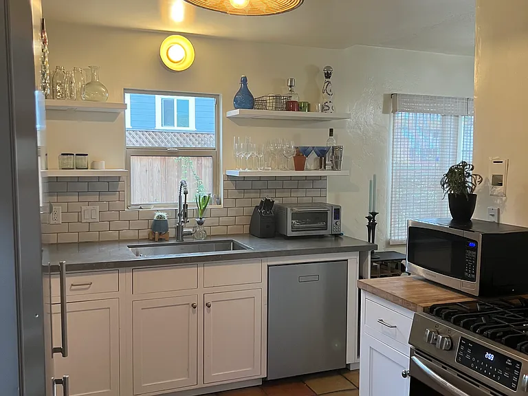 664 Toro St — Photo 2