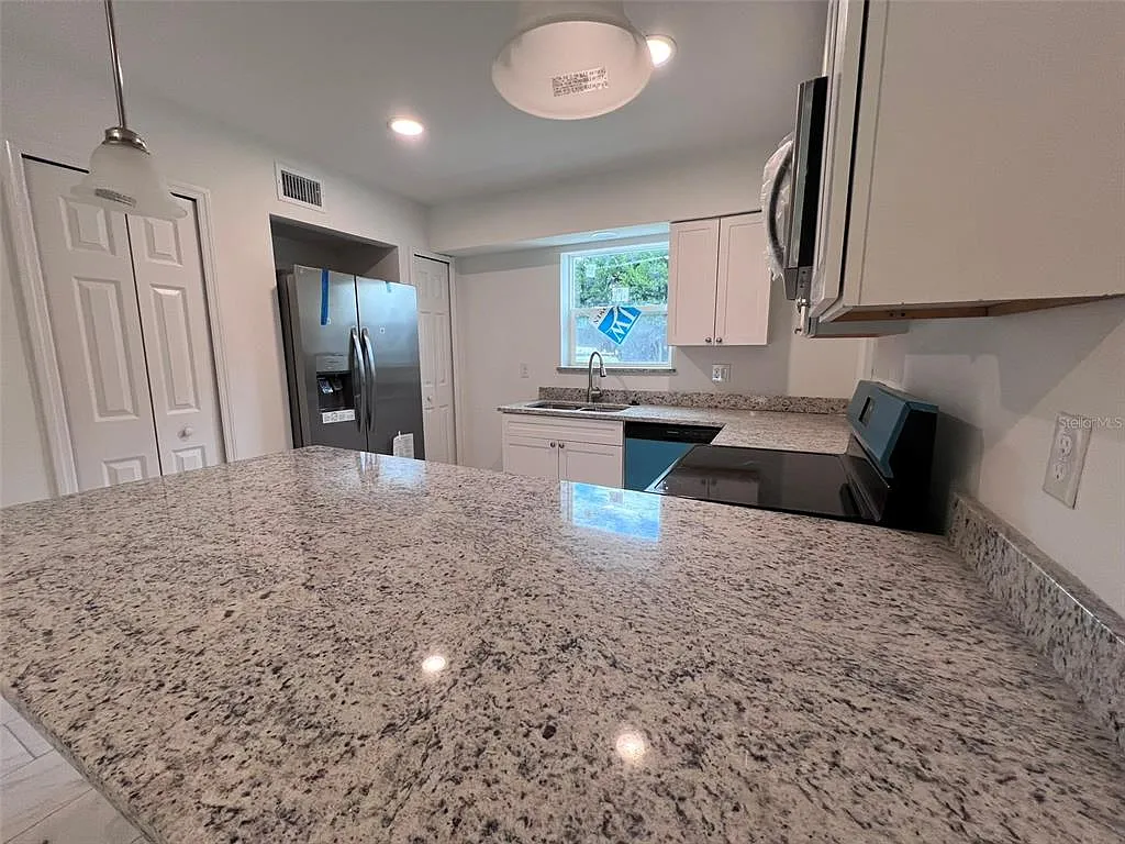 2 bed, 2.0 bath, 1040 sqft, $1,500 — Photo 4