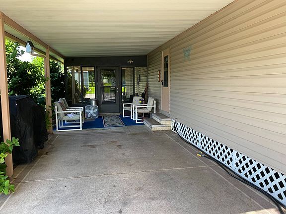 3rd image of 14 Topaz Ln