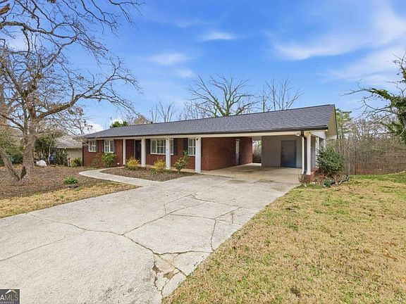 2nd image of 2160 Riverside Dr