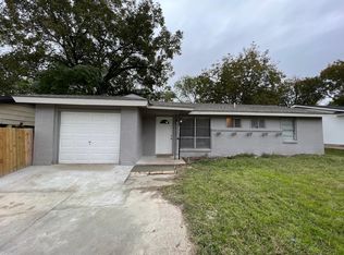 2713 Roberts Cir, Arlington, TX 76010