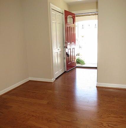 3rd image of 608 H St SW