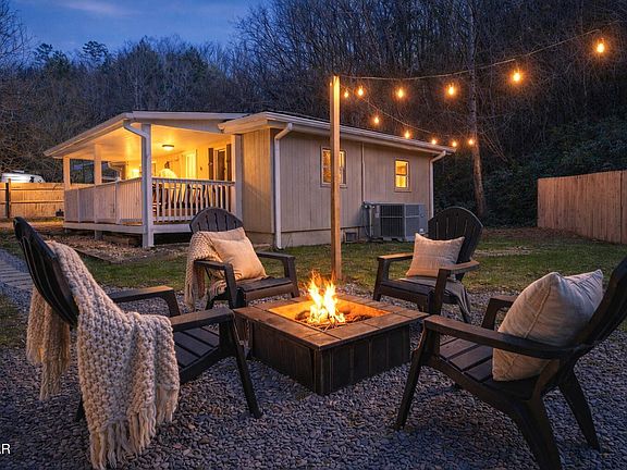 2nd image of 814 Gnatty Branch Rd