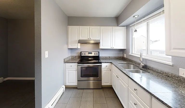 333 Bonnie Ct #4 — Photo 2