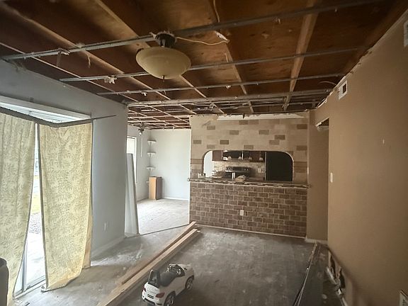 4th image of 428 Shelter Dr