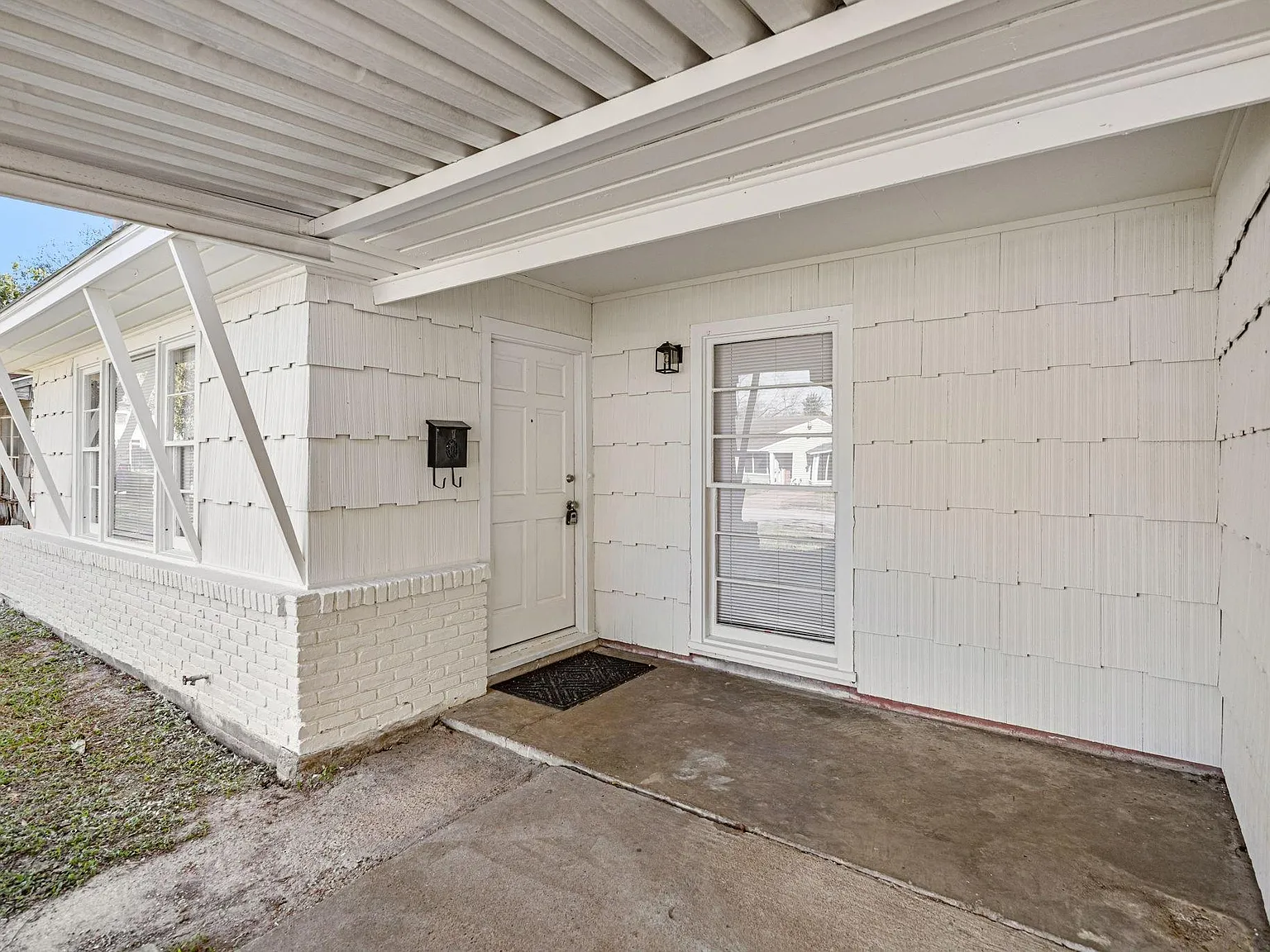 3 bed, 2.0 bath, 1667 sqft, $1,900 — Photo 4