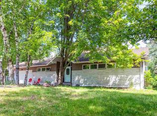 630 Valley Dr, Duluth, MN 55804