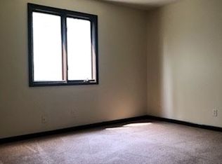 1224 W Monroe St APT 4, Springfield, IL 62704