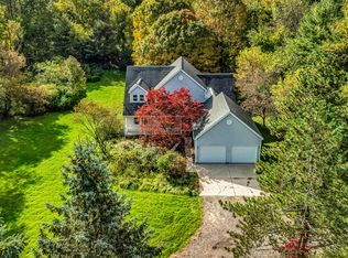 10092 Meadowhill Dr SE, Lowell, MI 49331