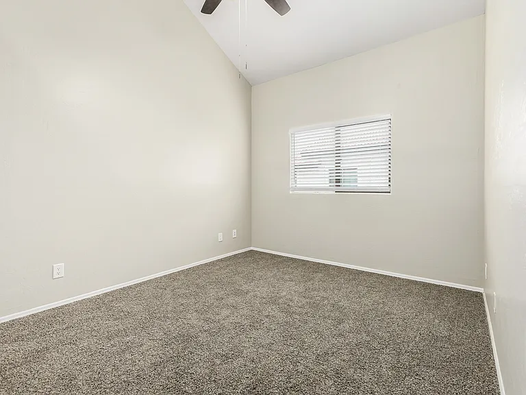 4328 N 36th St #3 — Photo 15