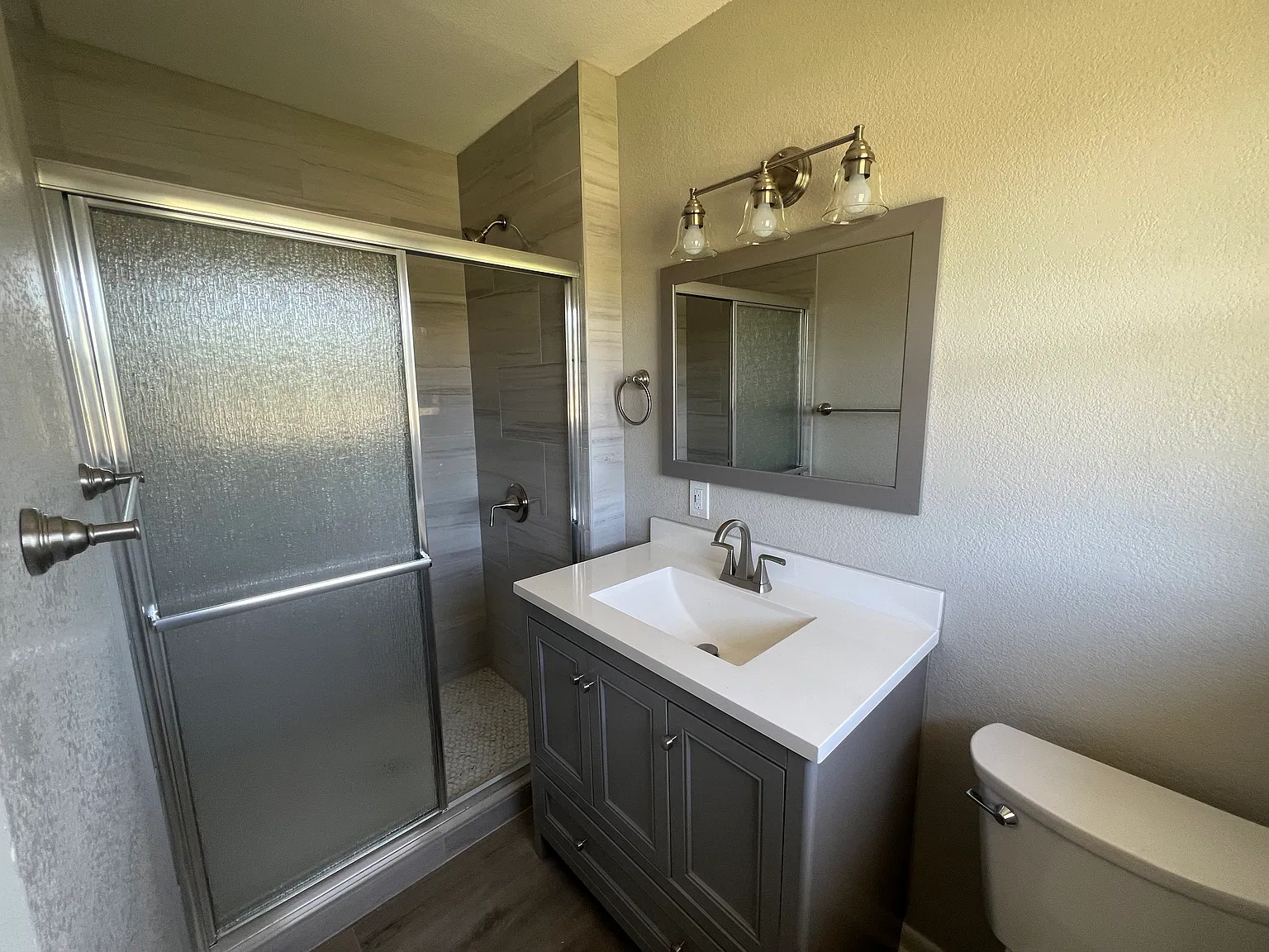 3 bed, 1377 sqft, $1,799 — Photo 4