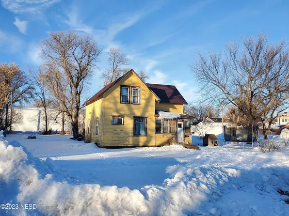 207 Charger Ave, Hayti, SD 57241