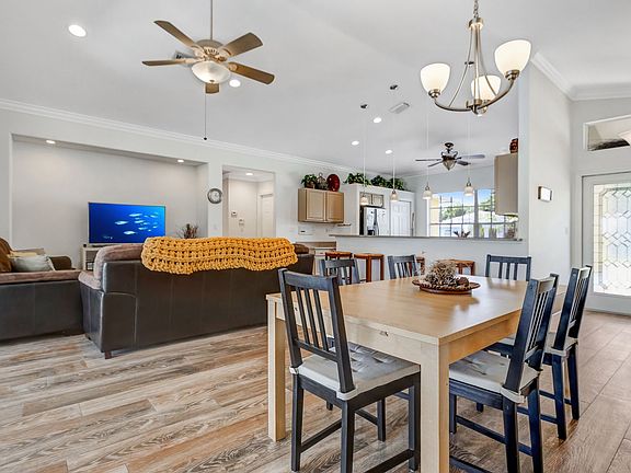 3rd image of 23496 Olde Meadowbrook Cir